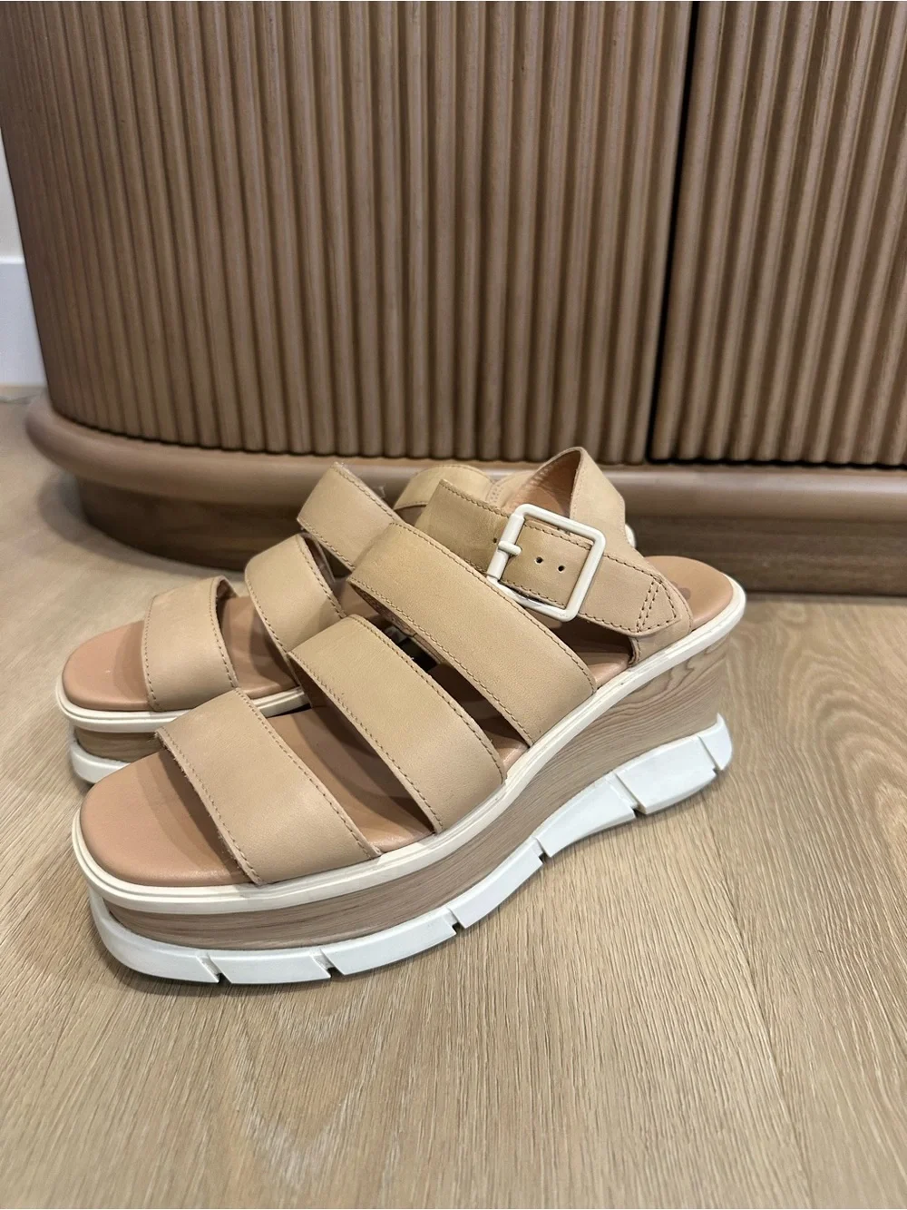 Sorel Joanie III Ankle Strap Wedge Sandals size 7.5